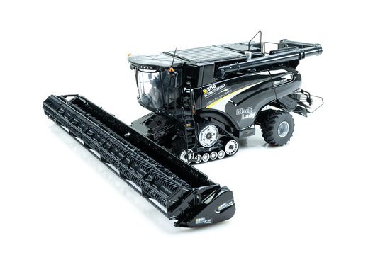  New Holland CR 10.90 Black Lady