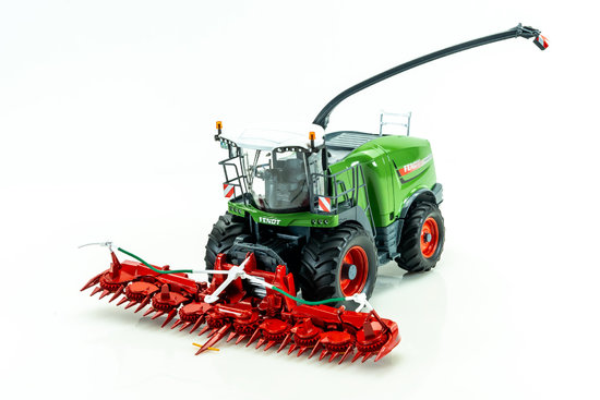 Fendt Katana 85 mit Mais- und Graspickup