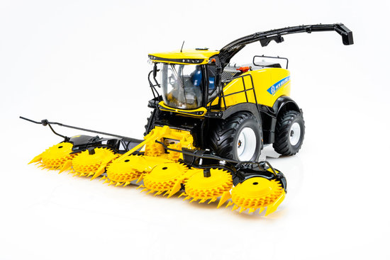 New Holland FR 780 inklusive Grasaufnahme und Maisgebiss