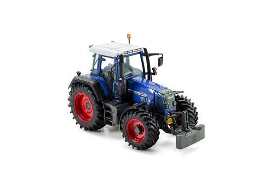 Fendt 820 Vario Metallic subaru blue