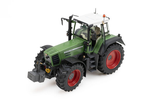 Fendt Favorit 824