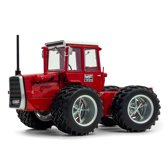 Massey Ferguson 1200 mit Molcon Duals