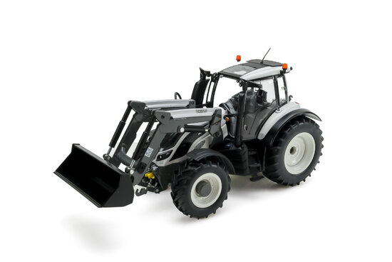 Valtra T174 with front loader