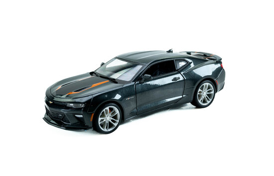 Chevrolet Camaro 2017 50th Anniversary, metallic gray