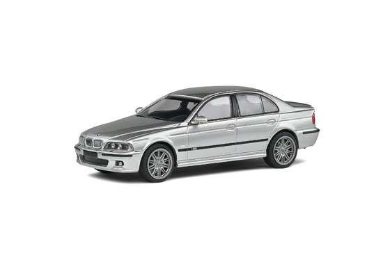 BMW M5 E39 – STŘÍBRNÁ TITÁNOVÁ – 2000