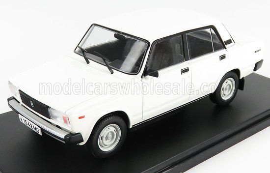 LADA - VAZ 2105 ZIGULI RIVA 1979 weiße Farbe