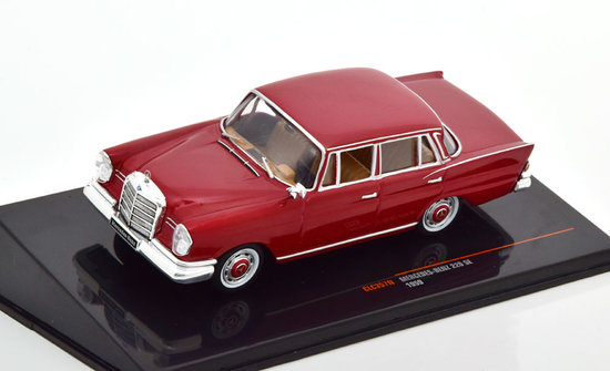 Mercedes 220 SE (W111), red , 1959