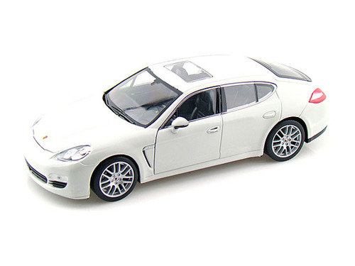 Porsche Panamera S biela