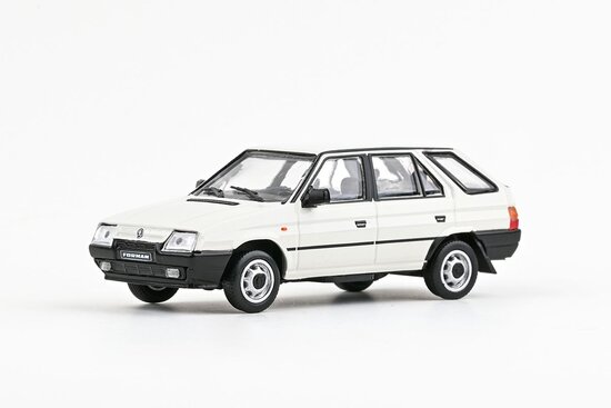 Škoda Forman (1993) – Weißer Schwan