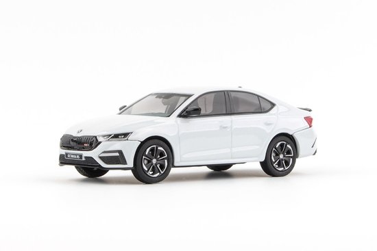 Škoda Octavia IV RS (2020) - Biela Moon Metalíza