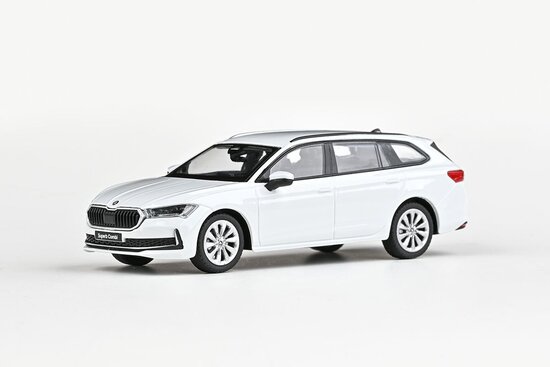 Skoda Superb IV Combi (2023) – Purity White