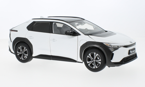 Toyota bz4x metallic weiss RHD 2022