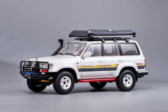 TOYOTA - LAND CRUISER J8 SE STŘEŠNÍM PAKETEM 1990 -Bílá