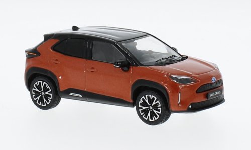 Toyota Yaris Cross, metalíza-oranžová, 2022