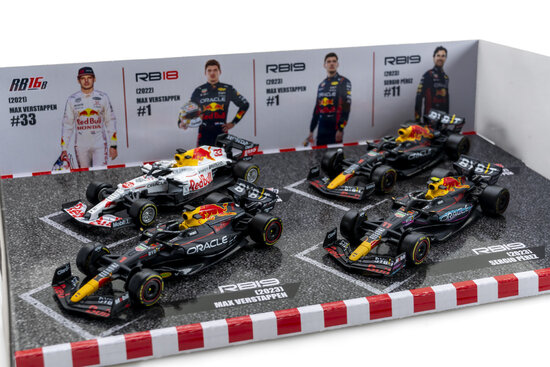 Red Bull set  2x RB19, RB18 and RB16B TEAM ORACLE RED BULL RACING