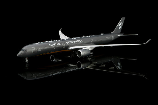 Airbus A350-1000 STARLUX Airlines "Airsorayama Silver"