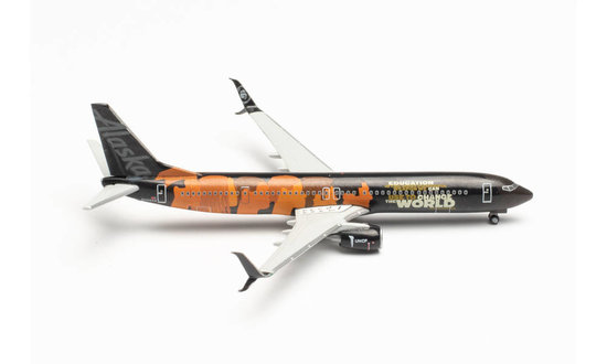 BOEING 737-900 ALASKA AIRLINES “OUR COMMITMENT”
