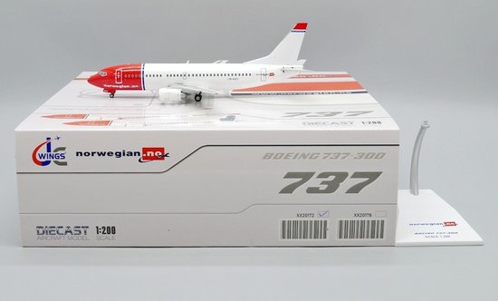 Boeing 737-3000, Norwegian with stand