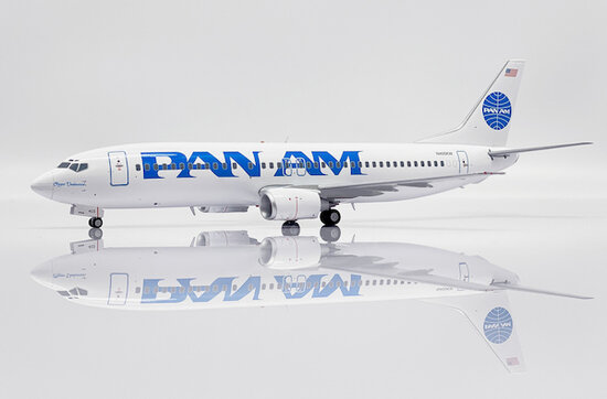 Boeing 737-400 Pan Am "Clipper Undaunted"