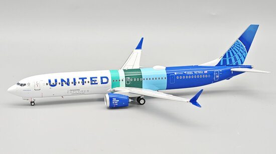 Boeing 737 MAX 10 United "The Future is SAF"