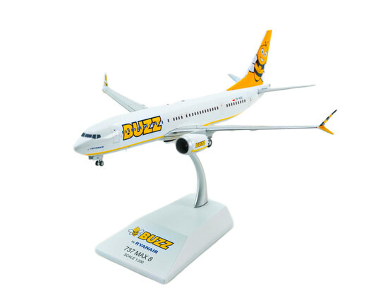 Boeing 737 MAX 8 Buzz by Ryanair 