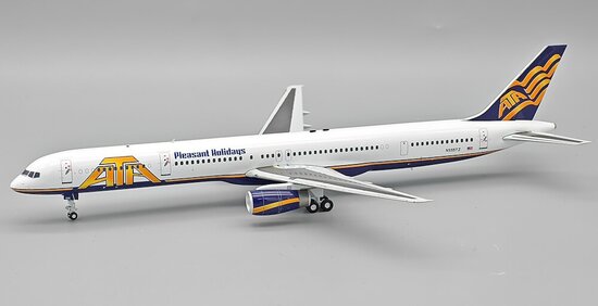 Boeing 757-33N ATA American Trans Air "Pleasant Holidays"