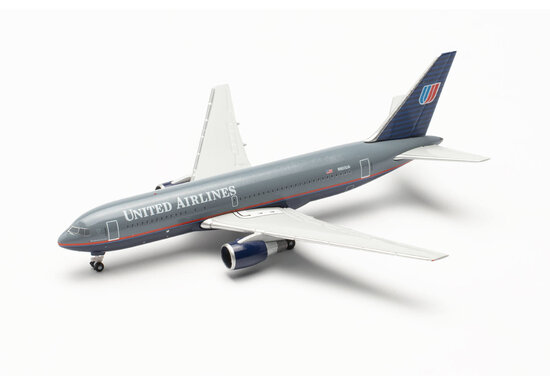 Boeing 767-200 United Airlines “BATTLESHIP” Livery