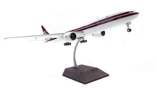 Boeing 777-300ER Qatar Airways v retro prevedení k 25. výročiu