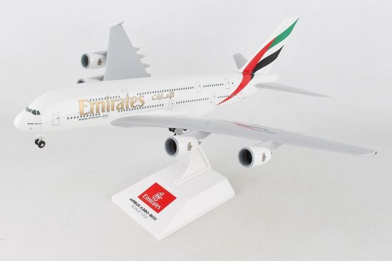 AIRBUS A380-800 EMIRATES s podvozkem