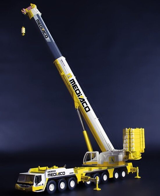 Jeřáb LIEBHERR LTM 1450-8.1 MEDIACO