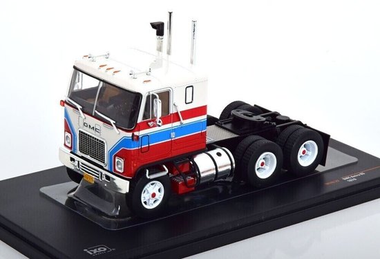 GMC Astro 95, white, 1970