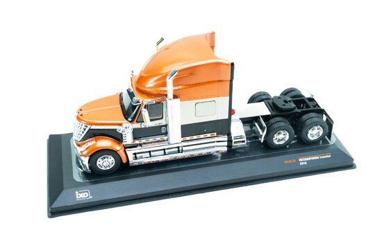International Lonestar, metallic-orange/schwarz, 2010