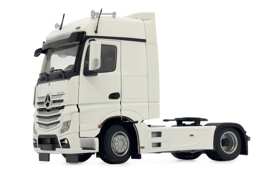 Mercedes-Benz Actros Bigspace 4x2 white