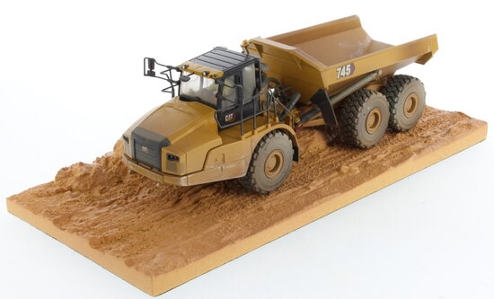 Cat Weathered 745