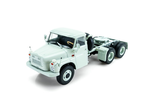 Tatra 148 NT 6x6 tractor, gray