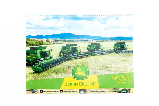 Nástenný kalendár strojov značky JOHN DEERE - 2023