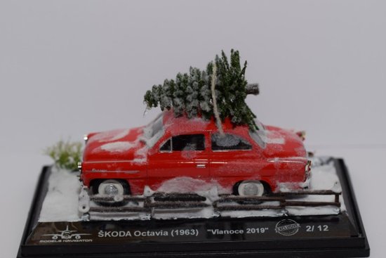 Diorama Skoda Octavia - rot " Weihnachten 2019 "