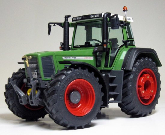 Traktor FENDT FAVORIT 926 Vario (verzia 1996 - 2000 / 1. Generation) (2013)