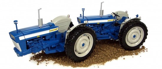 Tractor Doe 130 Four-Wheel Drive Tractor