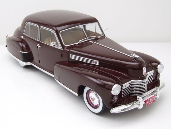 Cadillac Fleetwood Series 60 Special Sedan 1941 tmavočervená