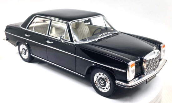 Mercedes 220 D (W115), čierna farba, 1972