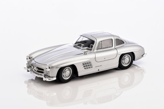 Mercedes-Benz 300 SL Gullwing W198 1954 strieborná metal.