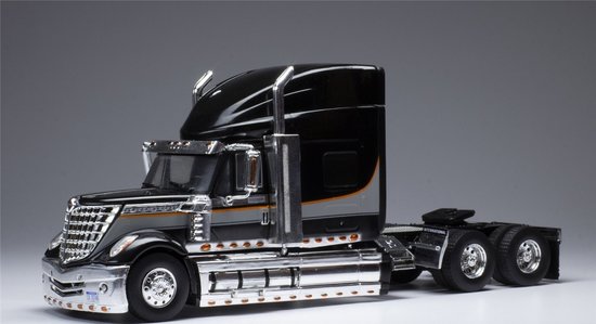 International Lonestar, čierna, 2010