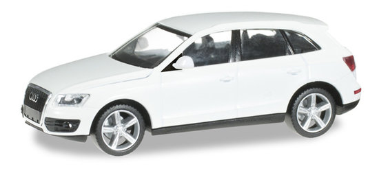 Audi Q5®, pure white