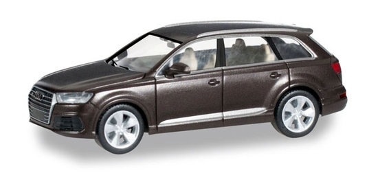 Auto  Audi Q7, argus brown metallic