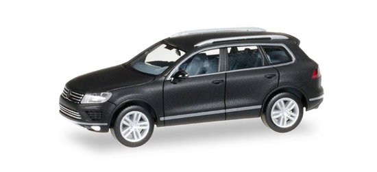 VW Touareg, matt black with chromed rims