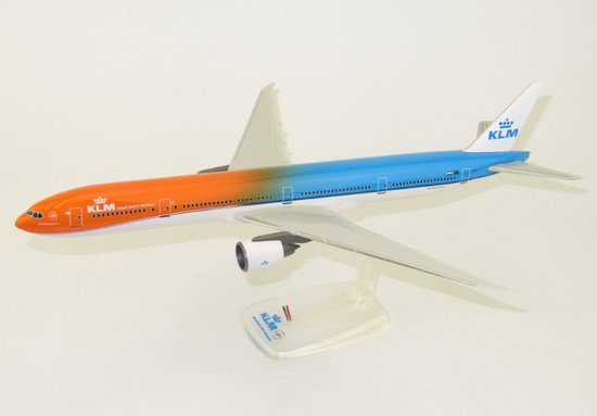 Boeing 777-300ER "Orange Pride" KLM sf