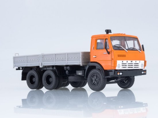 KAMAZ-5320 LKW, orange - grau