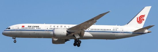 Boeing 787-9 Dreamliner Air China with stand