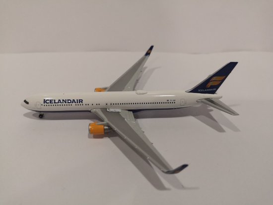 Boeing 767-300 - Icelandair